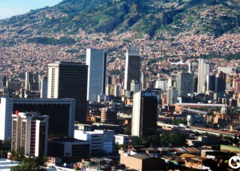 buildings and homes in medellin