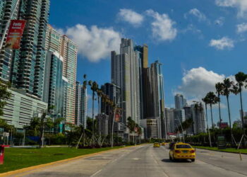 taxi in panama. life in panama living