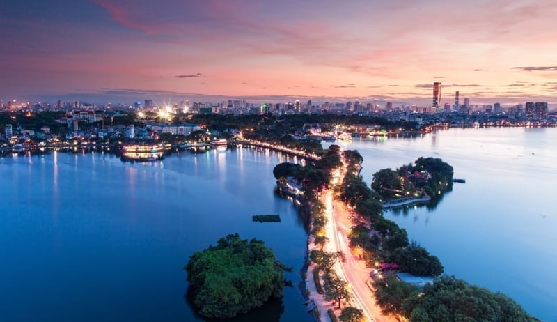 vacker solnedgång i Hanoi, huvudstaden i Vietnam.