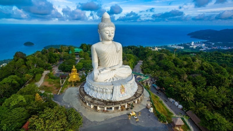 Wielki Budda Phuket, jeden z najbardziej czczonych zabytków na wyspie.