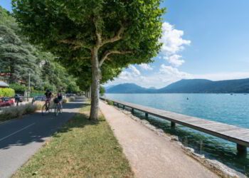 A park next to a lake in Annecy, France