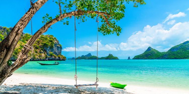 Beautiful white beach in tropical Mu Koh Ang Thong island, Thailand