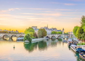 Sunrise view of old town skyline in Paris