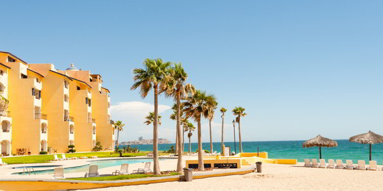 Hotels and pristine sandy beach in Puerto Peñasco, Mexico