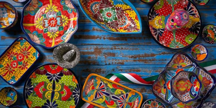 Mexican pottery Talavera style