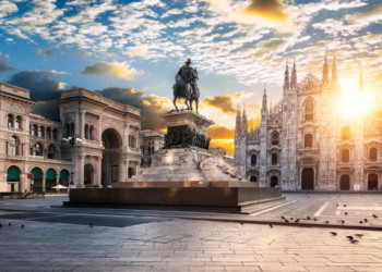 Duomo at sunrise, Milan, Italy