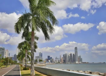 Walking Path Along Avenida Balboa In Panama City, Panama