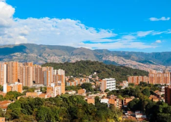 Panoramic view to Medellin, Colombia cost of living budgets