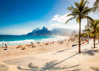 Palms and Two Brothers Mountain on Ipanema beach, Rio de Janeiro. retire in latin america