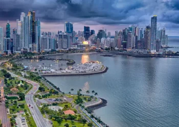 Aerial view of Avenida Balboa, a main road in Panama City. retire in Panama