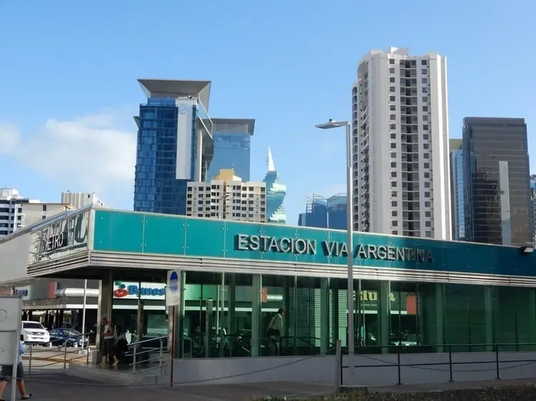 El Cangrejo Metro Station