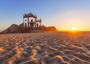 Sandy beach in Miramar, Porto