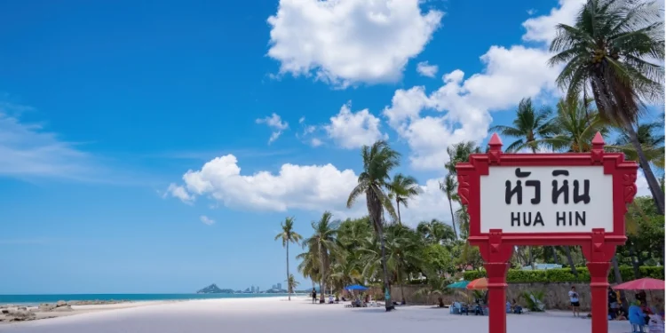 New nomal Hua Hin on beaches in Thailand after the coronavirus. Stock Photo | Adobe Stock