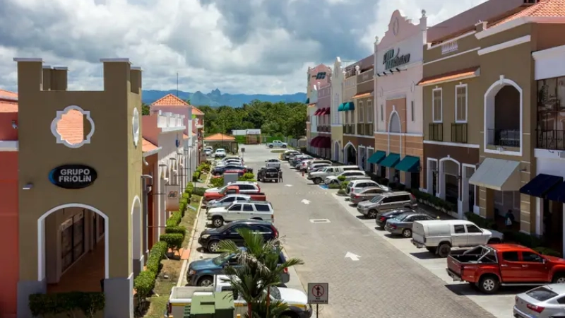 Shopping mall in Coronado. Popular with the expats who have resettled here.