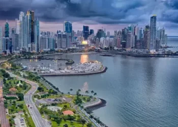 Aerial view of Avenida Balboa, a main road in Panama City. retire in Panama