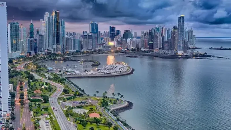 Aerial view of Avenida Balboa, a main road in Panama City. retire in Panama