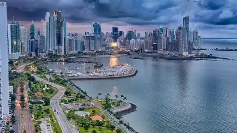 Aerial view of Avenida Balboa, a main road in Panama City. retire in Panama