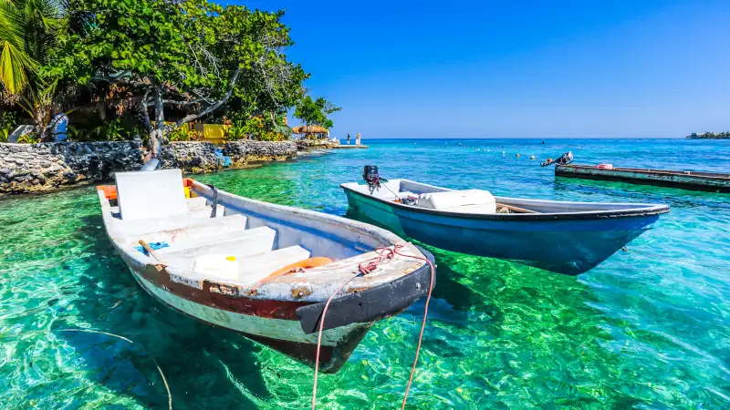 boat at islas de rosario colombia
