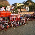 A crowded shore of the Ganges river