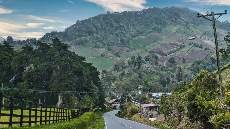 Vista de paisajes de cultivos y montañas de Cerro Punta, Chiriquí, Panamá
